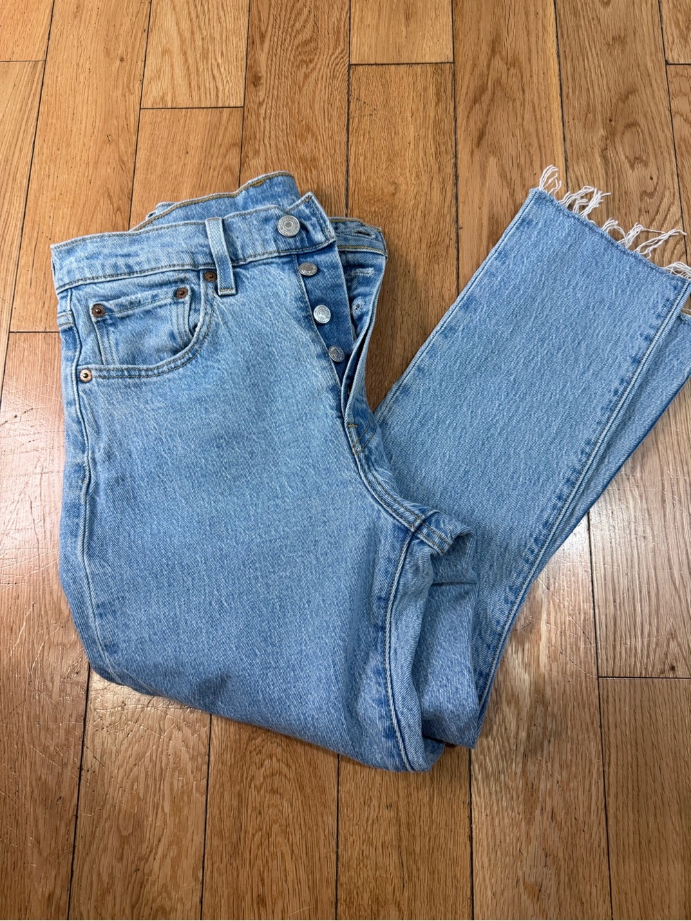 Levi's 501 S Light Wash Button-Fly Jeans 27